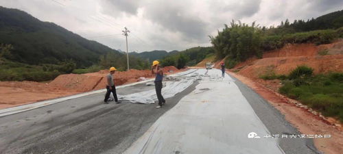 國(guó)道g235線尤溪西城至新陽(yáng) 大田界 公路工程一期開(kāi)展路面結(jié)構(gòu)層施工