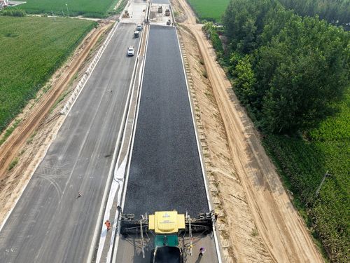 德州兩條高速公路建設取得新進展，公路與路面工程穩步推進